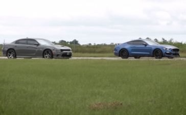 Henessy Supercharged Shelby GT350 Drag vs Dodge Charger SRT Hellcat