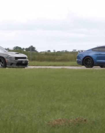 Henessy Supercharged Shelby GT350 Drag vs Dodge Charger SRT Hellcat